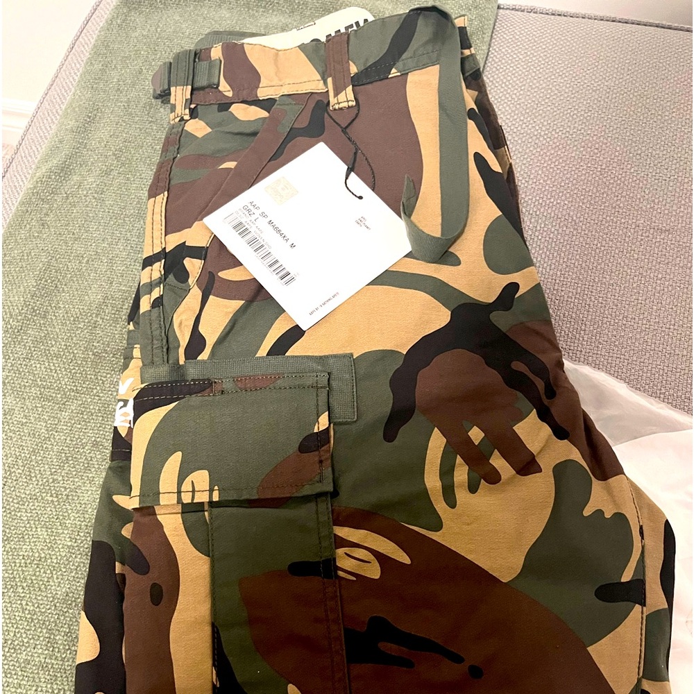 A bathing ape camouflage shorts large